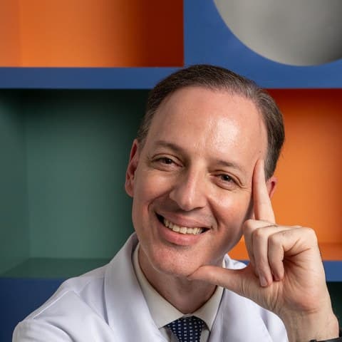 Rosto do Dr. Victor Horácio sorrindo